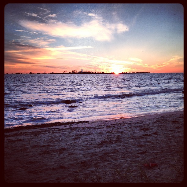 Golden hour in Southampton, Ontario (Photo credit: nokyoungxayasane / Instagram)